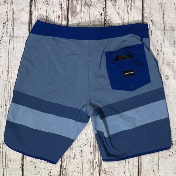 Mens Quicksilver Blue Swim Trunks Swimwear Board Shorts - Picture 2 of 9